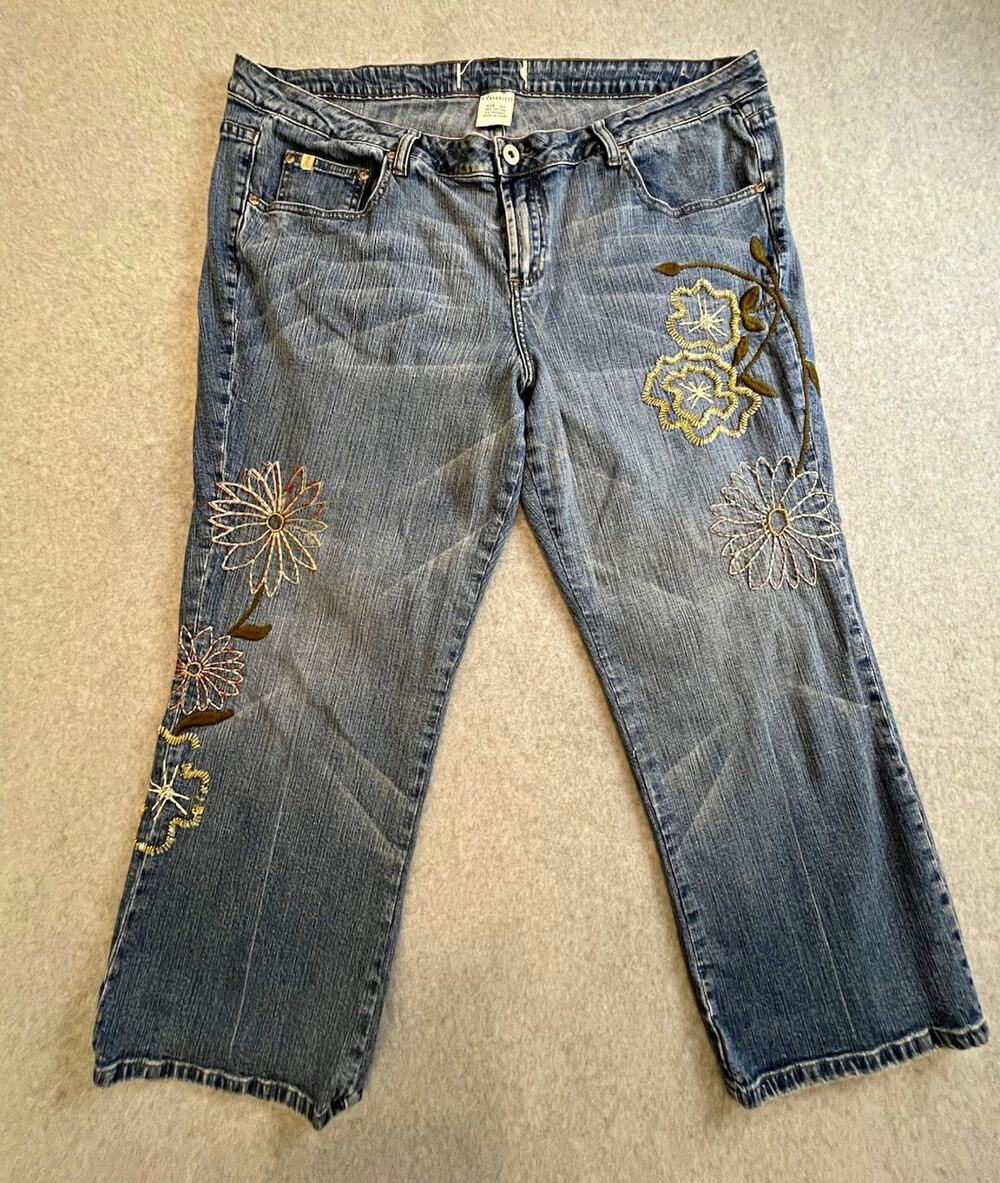 Z. Cavaricci Womens Blue Medium Wash Floral Embroidered Cropped Denim Jns Sz 20